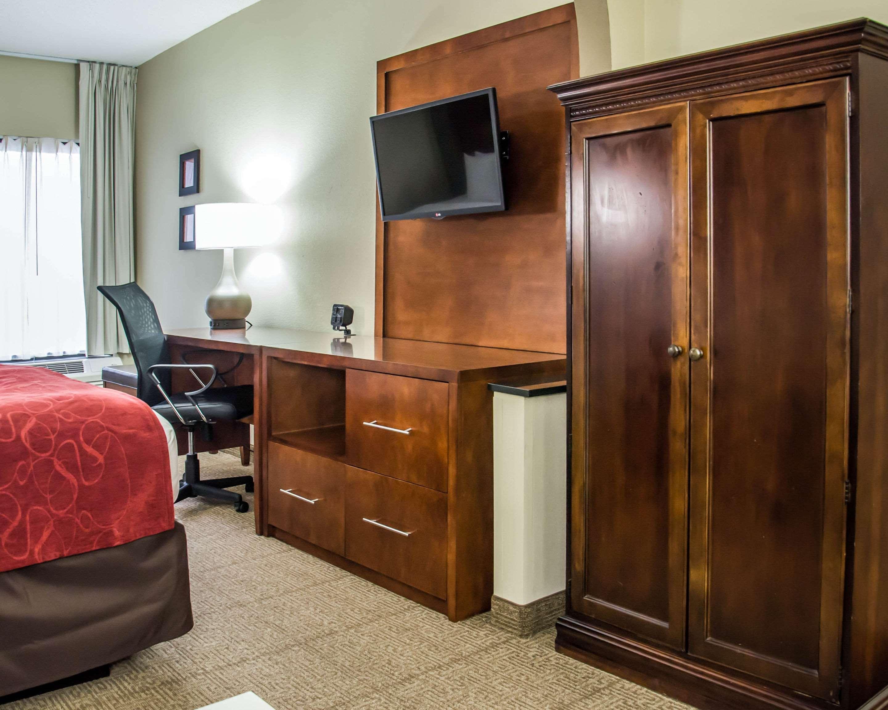 Comfort University - Research Park Hotel