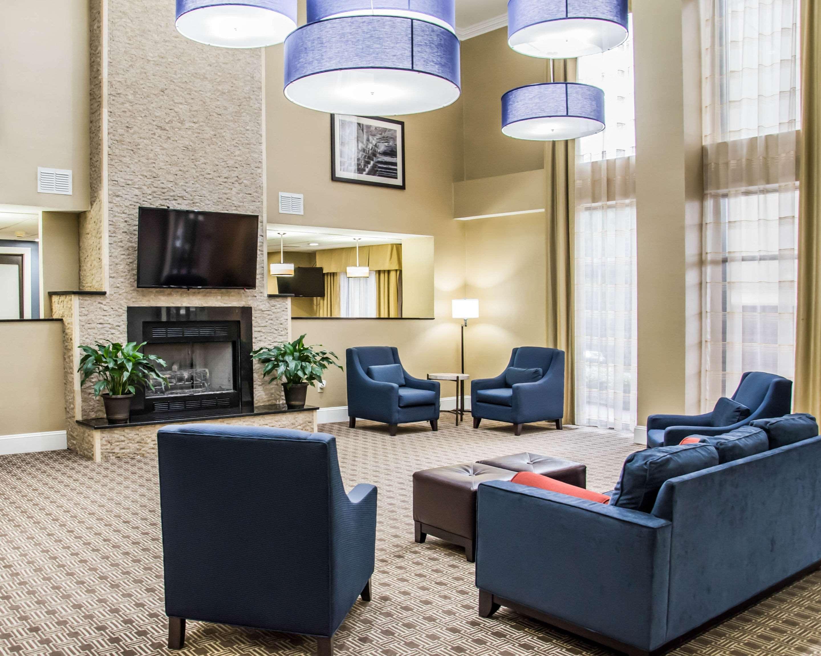 Comfort University - Research Park Hotel 2*